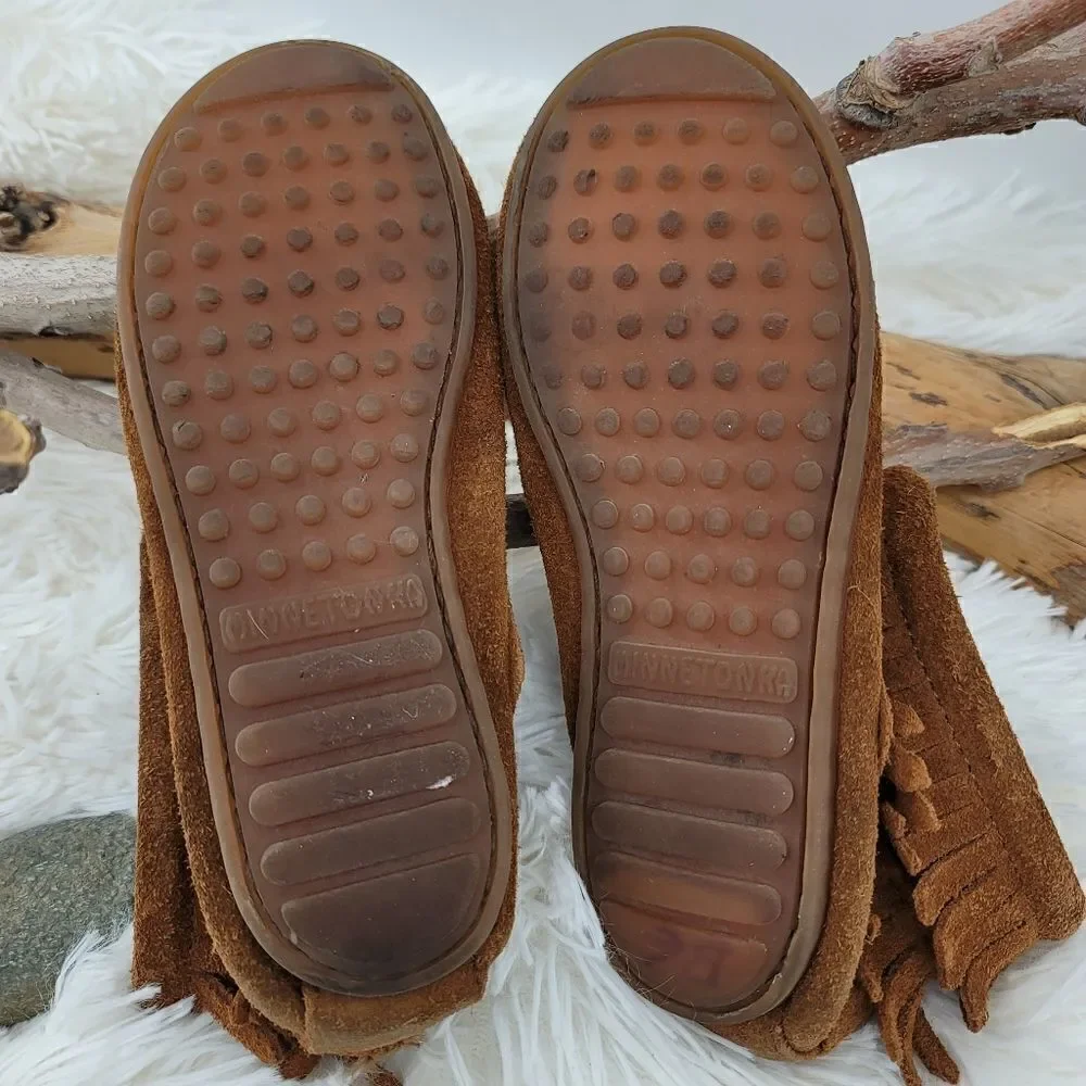 Minnetonka brown tassled moccasin booties